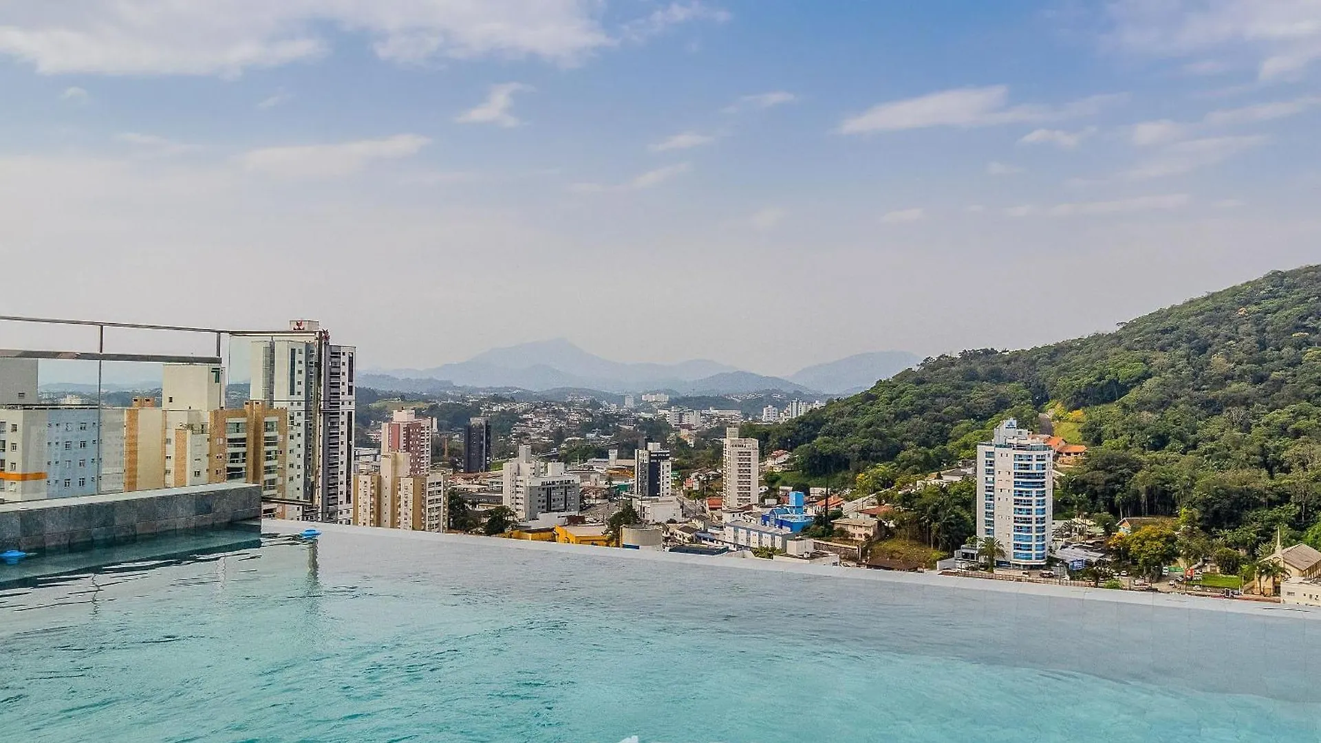 Rup - Studios Equipados Em Predio Com Piscina Blumenau Brazil