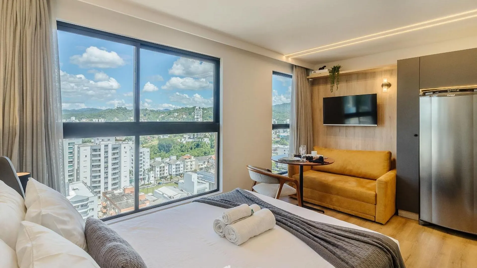 Rup - Studios Equipados Em Predio Com Piscina Blumenau 0*,